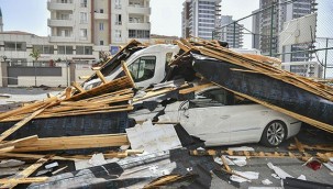 Gaziantep'te rüzgarın neden olduğu hasar tespit ediliyor