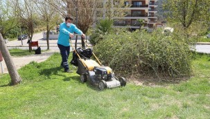Gaziemir'in parklarında bahar hazırlığı