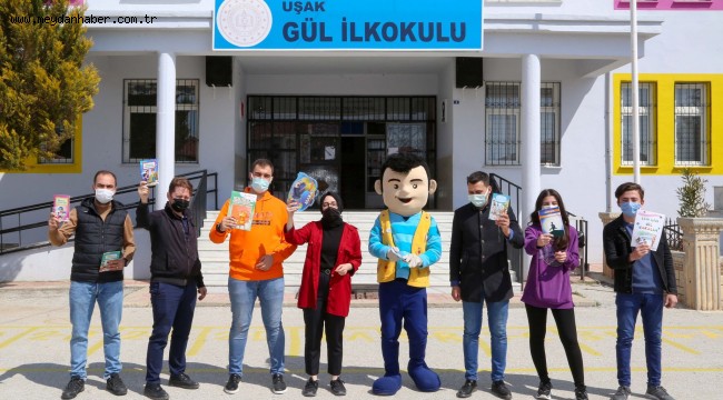 GENÇ KUŞAK'LA KÜTÜPHANESİZ OKUL KALMIYOR