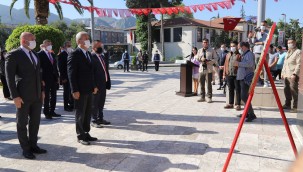 HBB BAŞKANI SAVAŞ 23 NİSAN İÇİN DÜZENLENEN TÖRENE KATILDI