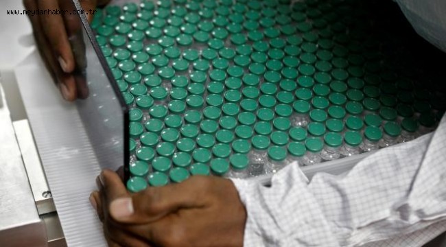 Hindistan'da 18 yaş üstündeki herkese aşı yapılacak