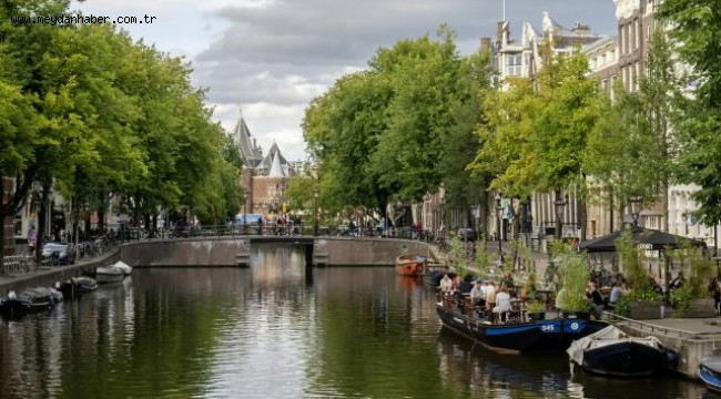 Hollanda'da sokağa çıkma kısıtlaması sona erdi