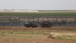 İsrail askeri araçları Filistinlilere ait arazileri tahrip etti