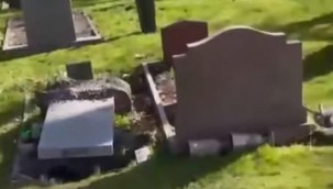 İsveç'te Müslüman mezarlığına çirkin saldırı