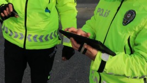 İzmir'de eski konsolosluk binasına kumar baskını: 39 kişi yakalandı