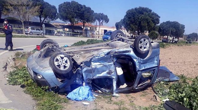 İzmir'de süt tankeri hafif ticari araca çarptı: 3 ölü, 4 yaralı