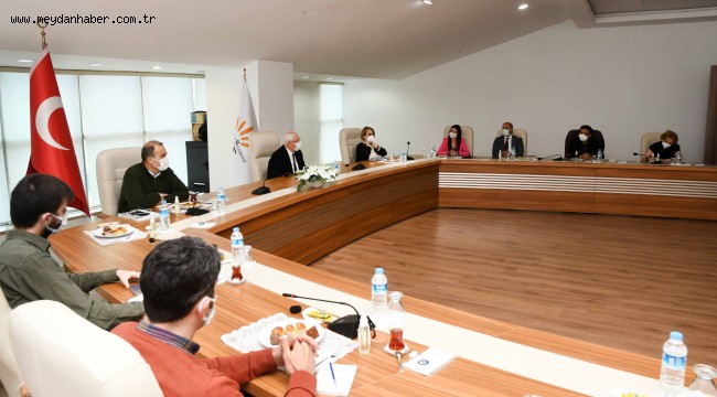 Karabağlar'ın planları meslek odalarına anlatıldı