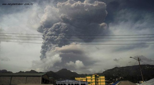 Karayipler'de yanardağ patlaması: İnsani kriz aylarca sürebilir