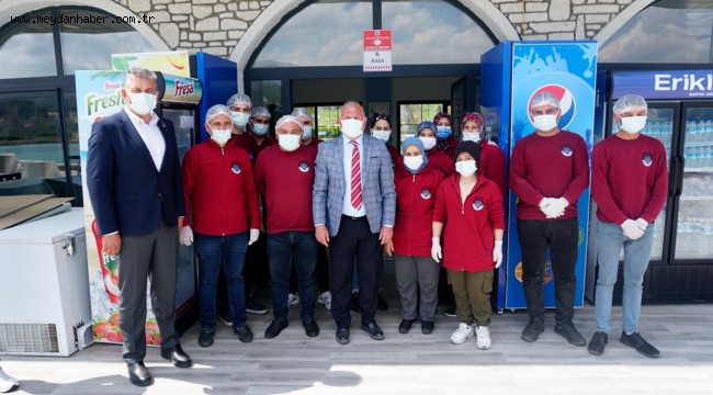 KEMALPAŞA'DA 15 BİN KİŞİYE SICAK YEMEK 4 BİN KOLİ