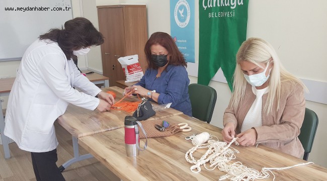 KURSLAR PANDEMİ ÖNLEMLERİYLE DEVAM EDİYOR 