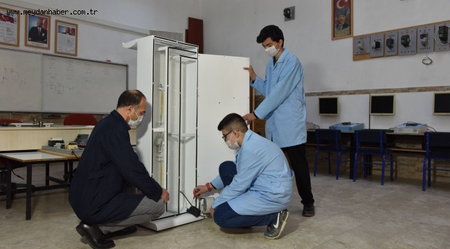 Meslek Lisesi UV Işınla Hava Temizleme Cihazı Üretti