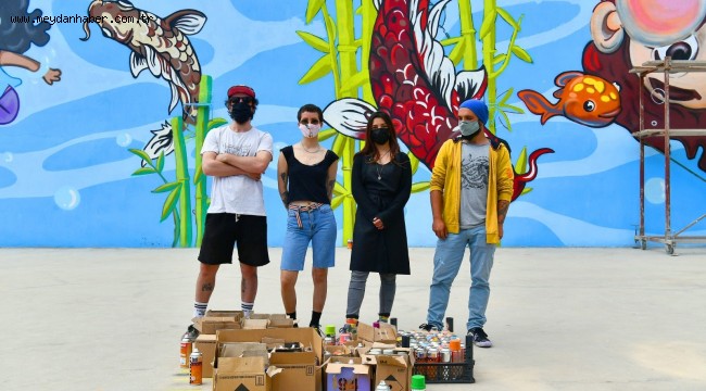 Okul duvarlarına denizi taşıyorlar