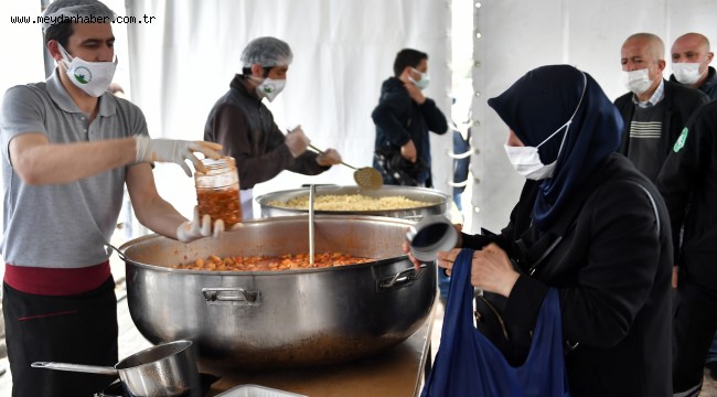 Osmangazi'den 5 Noktada Sıcak İftarlık Dağıtımı