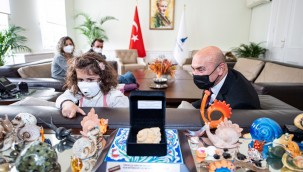 Öykü Arin'den Başkan Soyer'e teşekkür ziyareti