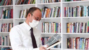 PAMUKKALE BELEDİYESİ KÜTÜPHANEYİ VATANDAŞLARIN EVLERİNE TAŞIDI