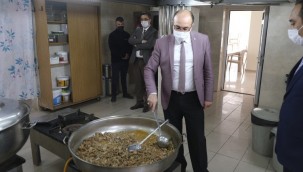 RAMAZAN İFTAR YEMEKLERİ ÖZENLE HAZIRLANIYOR