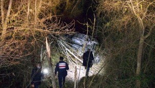 Samsun'da şarampole yuvarlanan otomobil alev aldı: 2 ölü