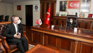 SİNCAN'DA 23 NİSAN'DA KOLTUK ÇOCUKLARIN