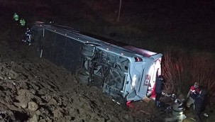 Sivas'ta otobüs devrildi: 39 yaralı