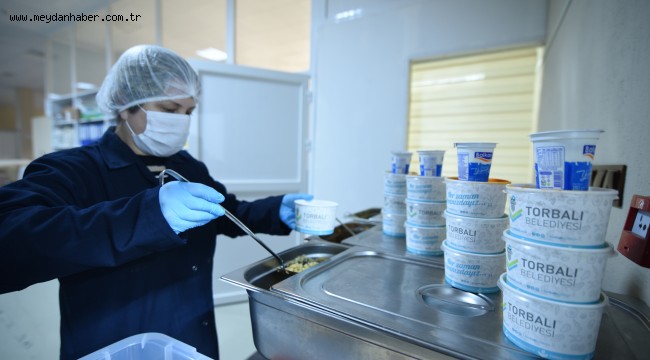 Torbalı'da iftar sofrası kapılarda