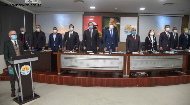 Zeydan Karalar, yoğun iş programına rağmen muhtarları dinlemekten