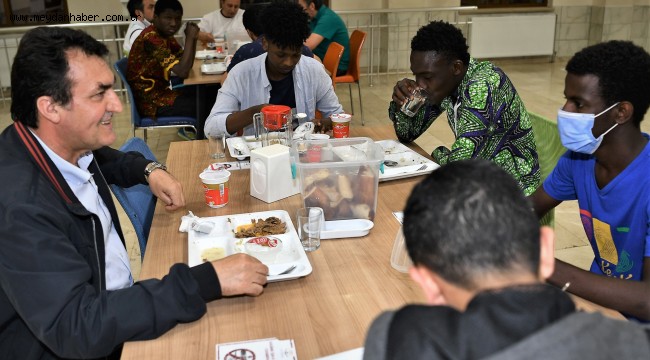 70 Ülkeden Öğrenciler, Aynı Sofrada Buluşuyor