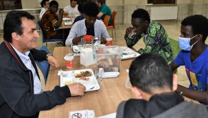 70 Ülkeden Öğrenciler, Aynı Sofrada Buluşuyor