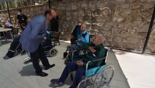 BAŞKAN ÇÖL ENGELLİ VATANDAŞLARIMIZI YALNIZ BIRAKMADI