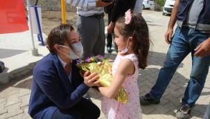 BAŞKAN SENGEL: BİR ÇOCUK GÜLÜMSEMESİ İLE DEĞİŞİR DÜNYA