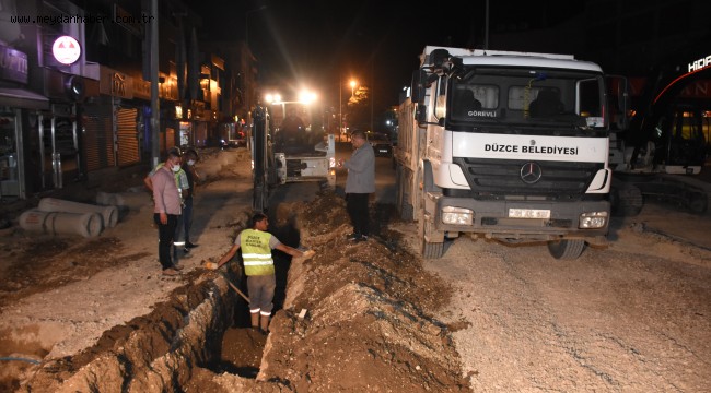 BELEDİYE GECE DE DURMUYOR