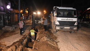 BELEDİYE GECE DE DURMUYOR