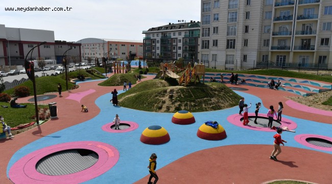 BEYLİKDÜZÜ'NE DONANIMLI VE RENGARENK YENİ PARKLAR