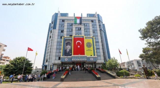 Buca Belediyesi hizmet binasına Filistin bayrağı