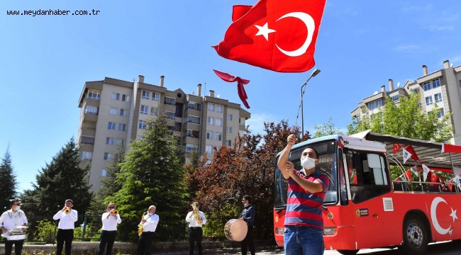 BÜYÜKŞEHİR BELEDİYESİ PROGRAMLARIYLA 19 MAYIS RUHU BAŞKENT'TE COŞKUYLA KUTLANDI