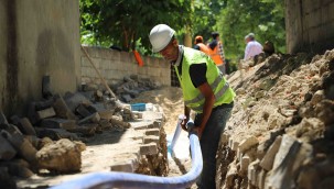 DEFNE DÖVER'DE ŞEBEKE YENİLEME SÜRÜYOR