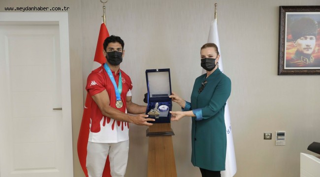 DEÜ ÖĞRENCİSİ WUSHU DÜNYA ŞAMPİYONU OLDU