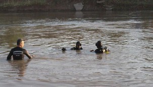 Dicle Nehri'ne giren genç boğuldu