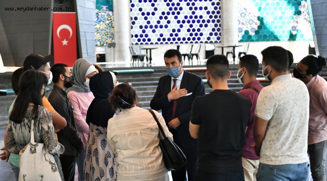 Dündar, Filistinli Gençleri Fetih Müzesi'nde Ağırladı