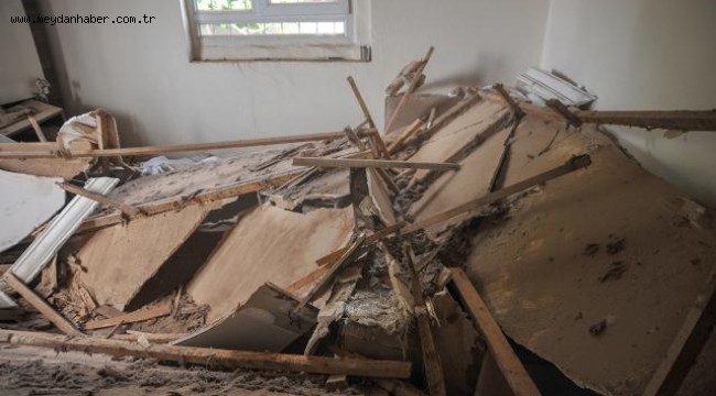 Evin tavanı çöktü, anne ile 6 çocuğu ölümden döndü