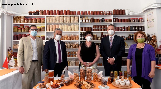 Hem gerçek hem sanal mağazaları olacak 