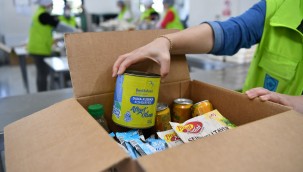 İHTİYAÇ SAHİPLERİNE 4 BİN YARDIM KOLİSİ