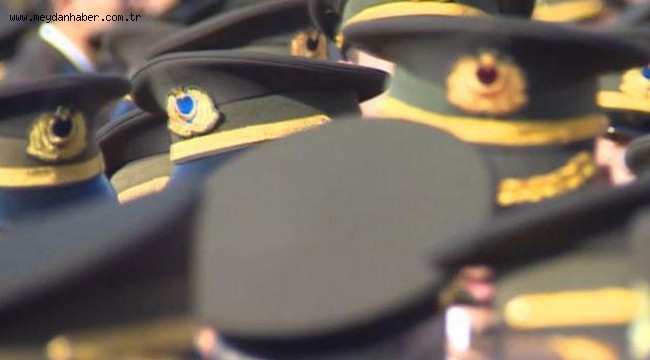 İzmir'de FETÖ'nün TSK yapılanmasında 913 personel ihraç edildi