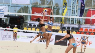 İzmir'de plaj voleybolu heyecanı başladı