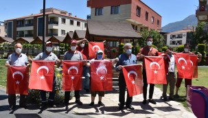ŞEHZADELER BELEDİYESİ 19 MAYIS COŞKUSUNU EVLERE TAŞIDI
