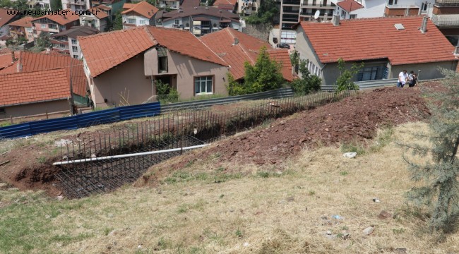 Turgut'a yeni park öncesi istinat duvarı yapımı başladı