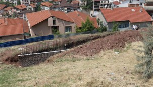 Turgut'a yeni park öncesi istinat duvarı yapımı başladı