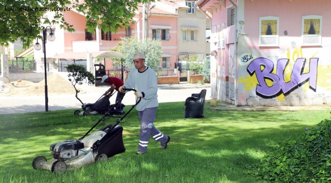 Turgutlu Belediyesinin Ürettiği Çiçekler Toprakla Buluşmaya Devam Ediyor