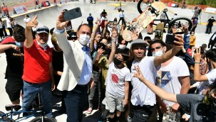 TÜRKİYE'NİN EN DERİN KAYKAY PARKI BEYLİKDÜZÜ'NDE AÇILDI