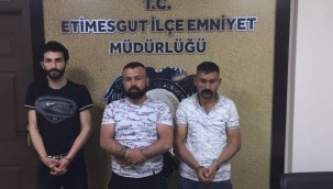 Üzerinden uyuşturucu çıkan genç kız, 3 satıcıyı yakalattı