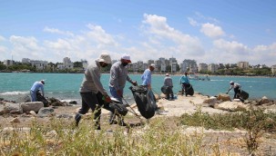 Adana'nın turizm ilçelerinde temizlik ve haşereye karşı ilaçlama yapılıyor